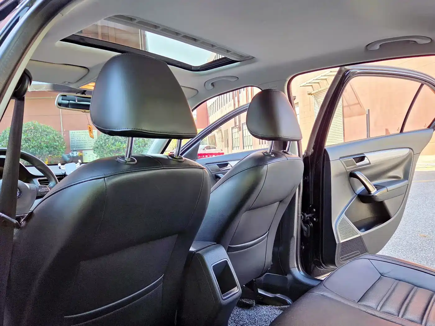 Volkswagen Lavida 2013 1.6L Automatic Luxury Edition фото 7