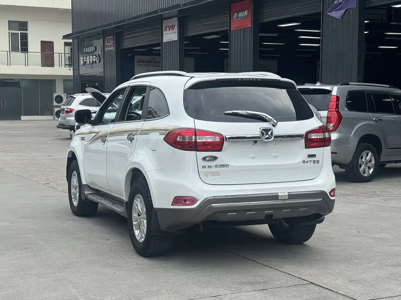 Jiangling Yusheng S350 2016 2014 2.4T Auto 4WD Diesel Luxury Sunroof 5-seater