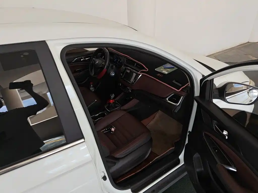 Changan Lingxuan 2018 2017 1.5T Manual LOHAS Happiness Edition