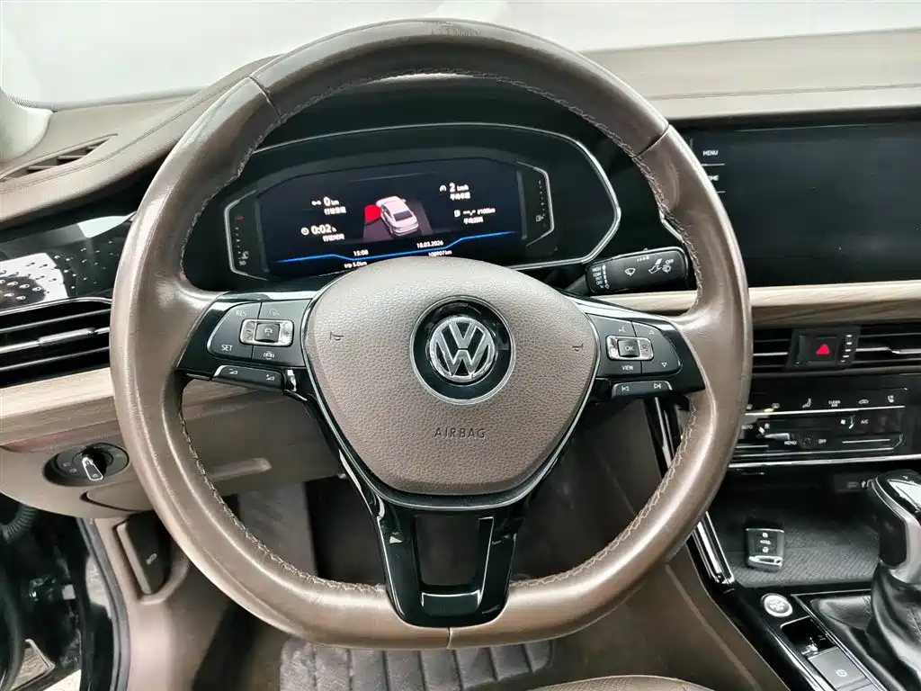 Volkswagen Passat 2020 330TSI Luxury Edition China VI фото 6