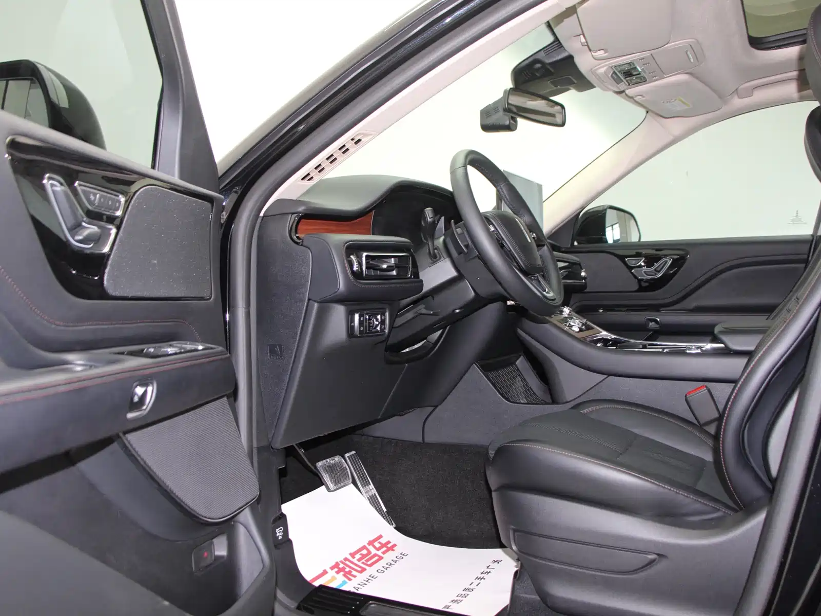 Фото 8 - Lincoln Aviator