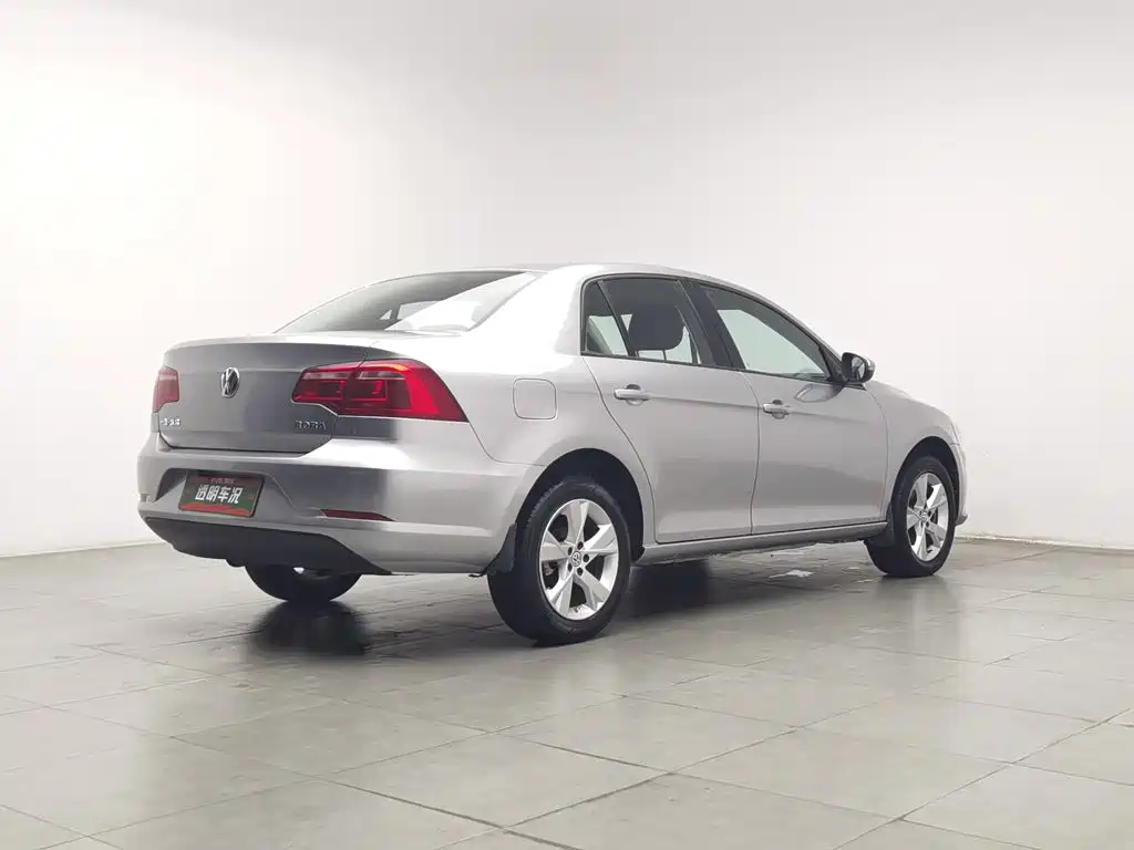 Фото 2 - Volkswagen Bora