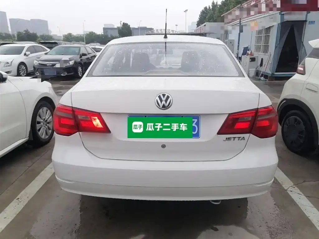 Volkswagen Jetta 2015 1.6L Manual Trend фото 6