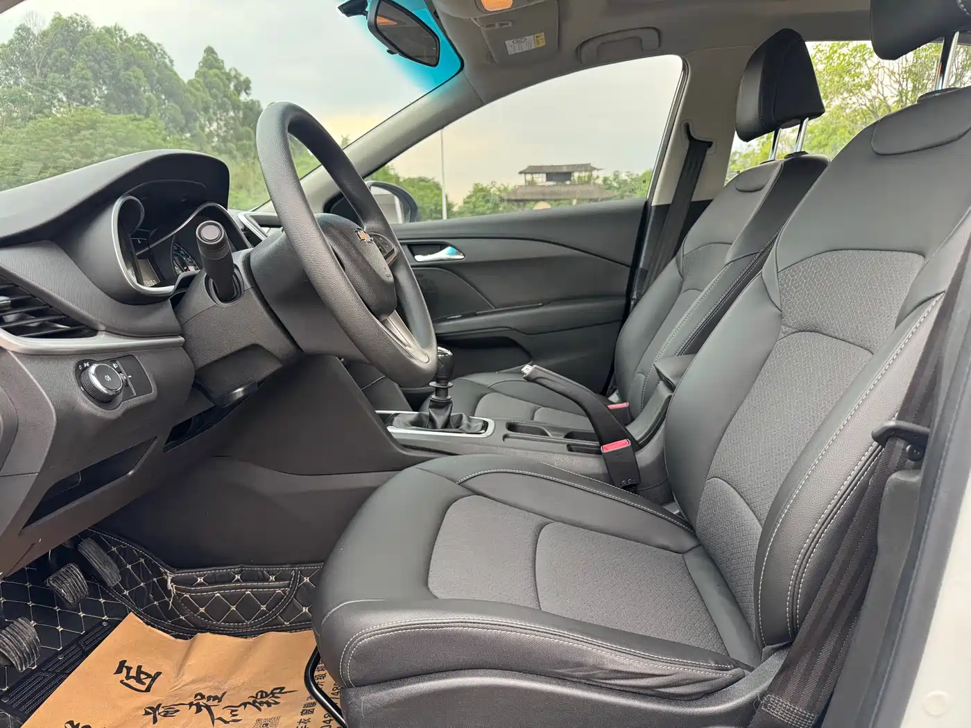 Chevrolet Cavalier 2016 1.5L Manual Delight Edition фото 12