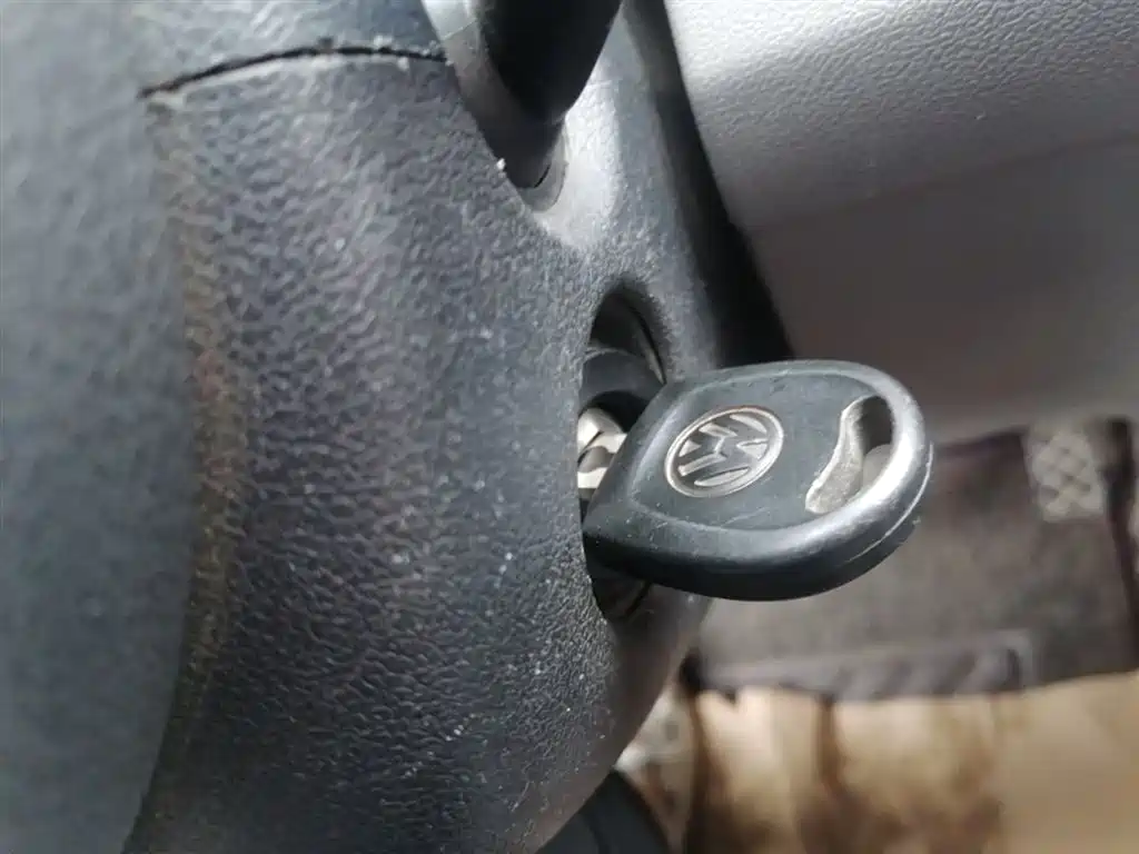 Volkswagen Jetta 2015 1.6L Manual Trend фото 14