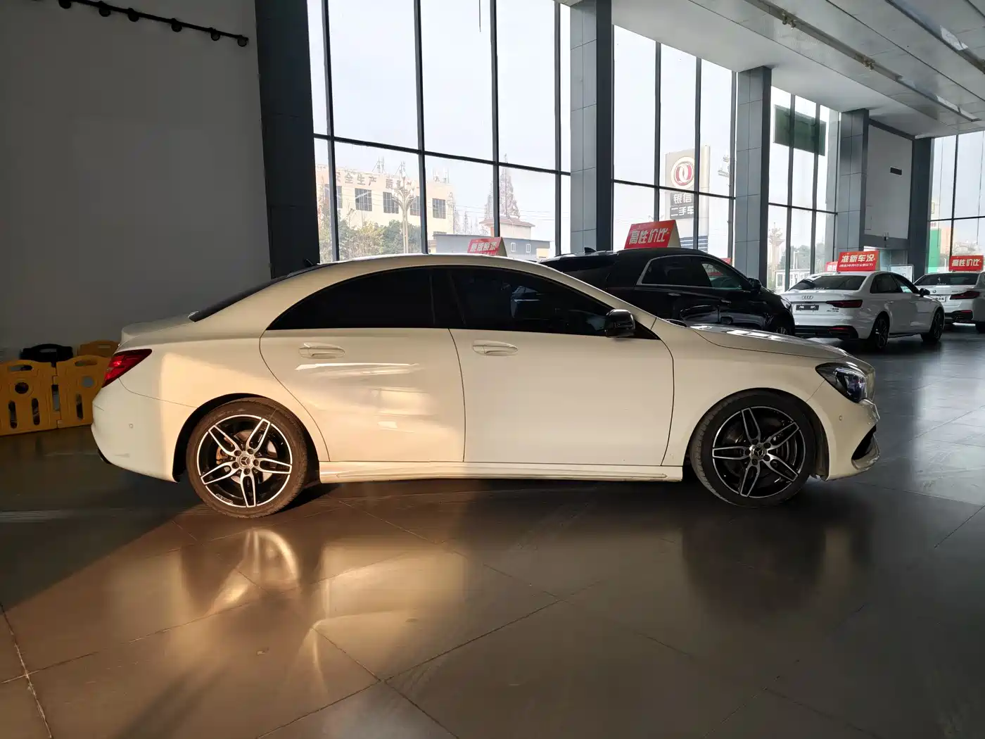Mercedes-Benz CLA (Import) 2017 CLA 220 4MATIC фото 2