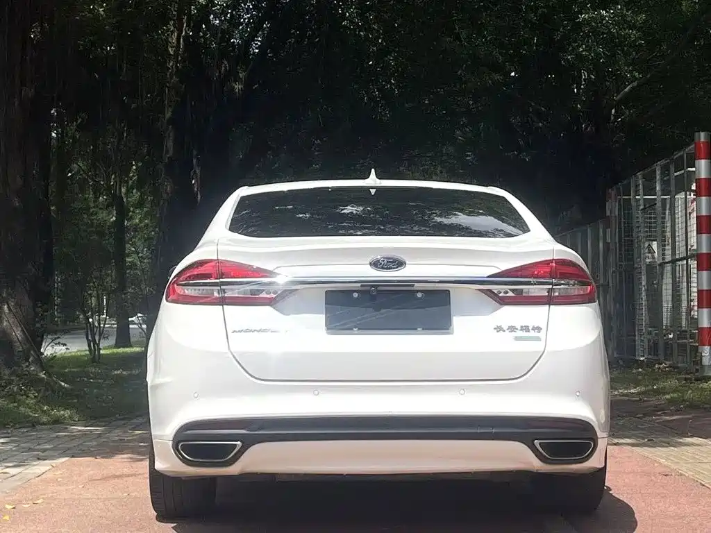 Фото 8 - Ford Mondeo
