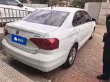 Photo 3 - Volkswagen Jetta