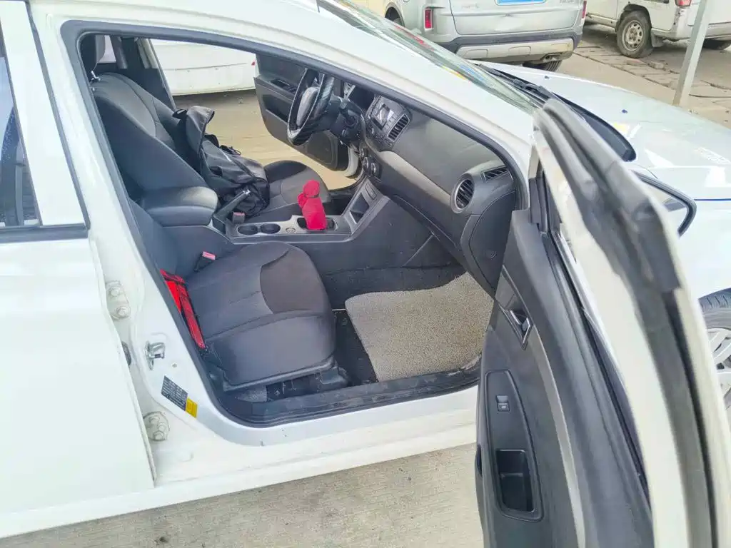 Roewe 350 2016 2015 Model 1.5L Manual Luxury Sunroof Edition