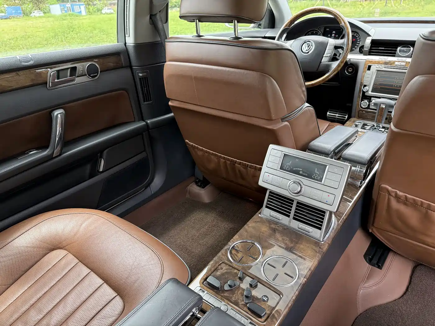 Volkswagen Phaeton 2012 2011 3.6L V6 4-seat Long Wheelbase Individual