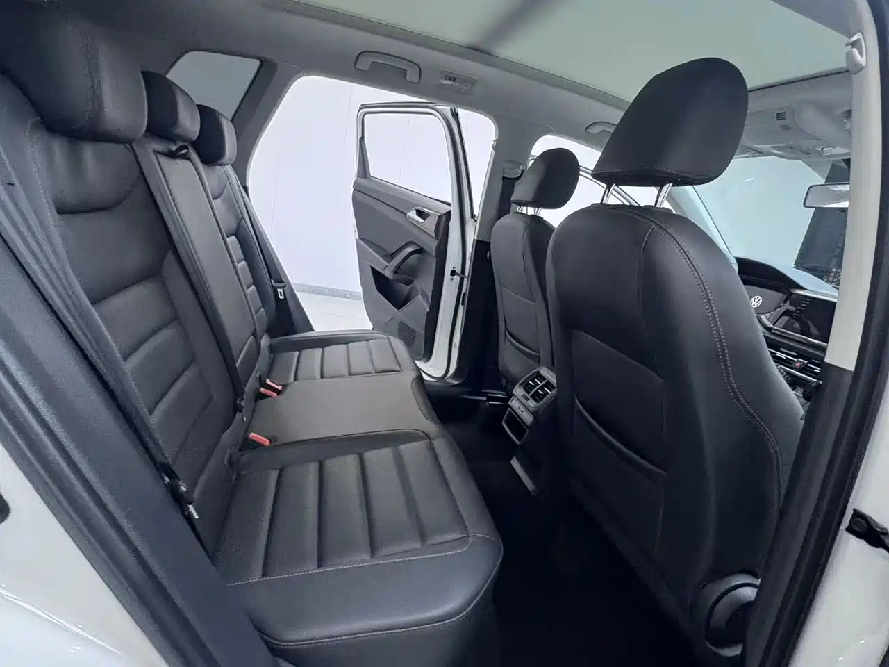 Volkswagen Tharu, миниатюра 14