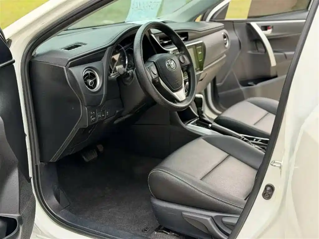 Toyota Levin 2017 Facelift 185T CVT Elite (China V) фото 3