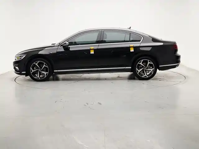 Volkswagen Magotan 2023 Model 2 Million Commemorative Edition 330TSI DSG Luxury фото 7