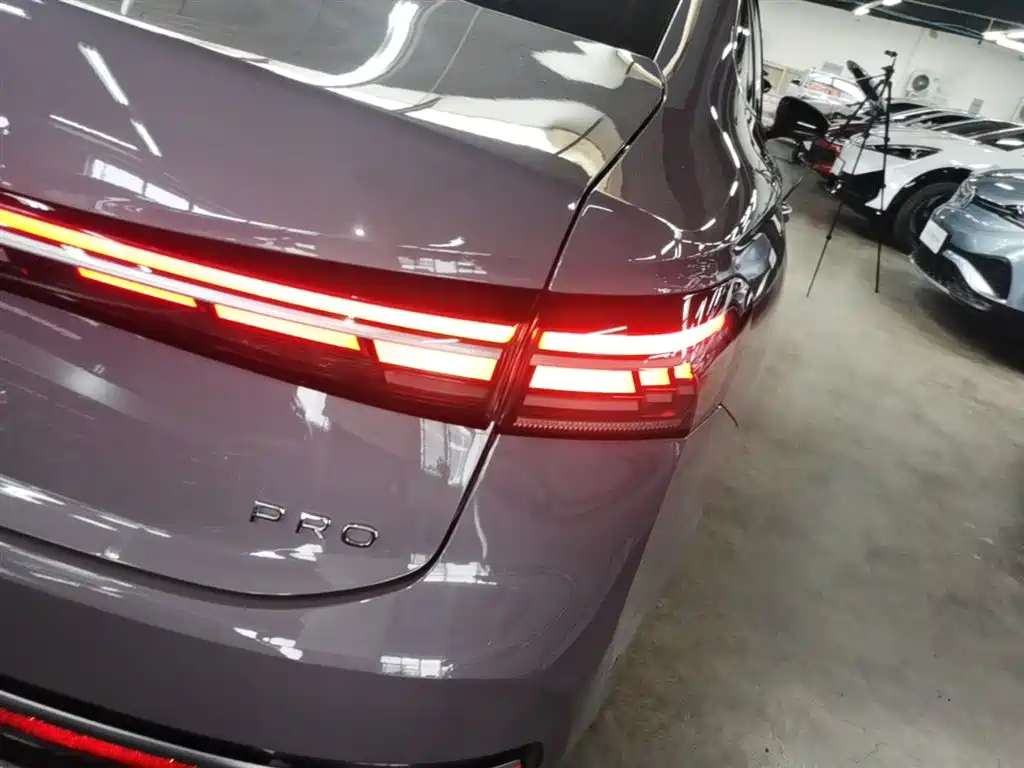 Volkswagen Passat 2025 Pro 380TSI Dragon Prestige Edition фото 8