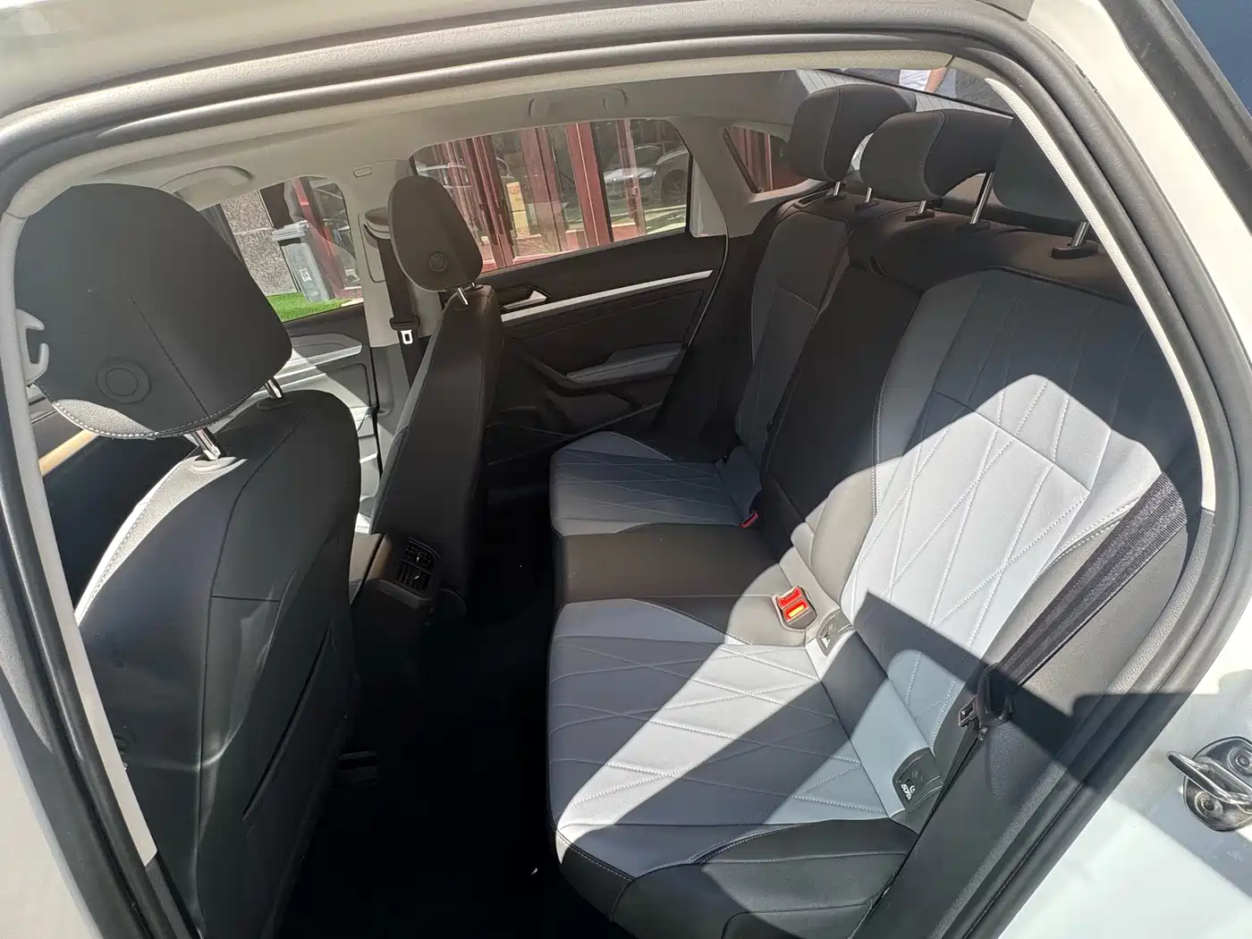 Volkswagen Lavida 2023 1.5L Auto Luxury Edition фото 16