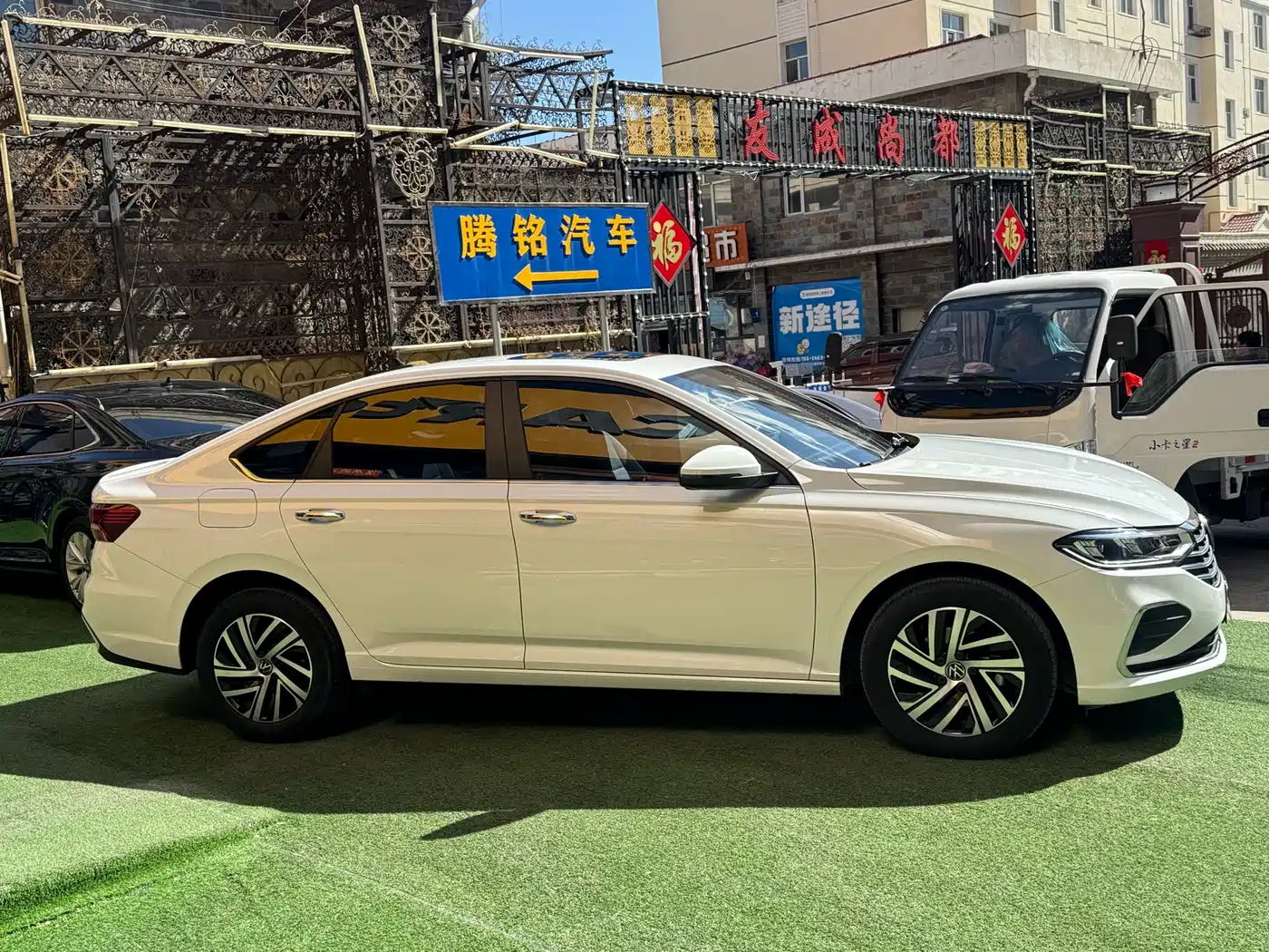 Volkswagen Lavida 2023 1.5L Auto Luxury Edition фото 4