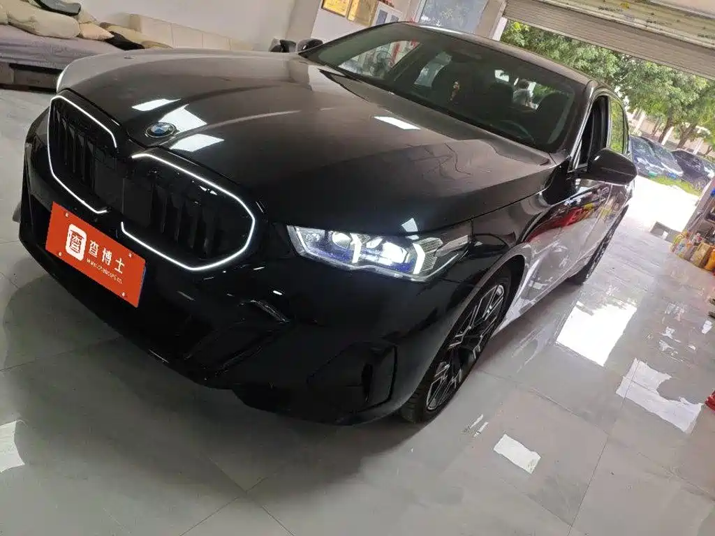 Фото 1 - BMW 5 Series