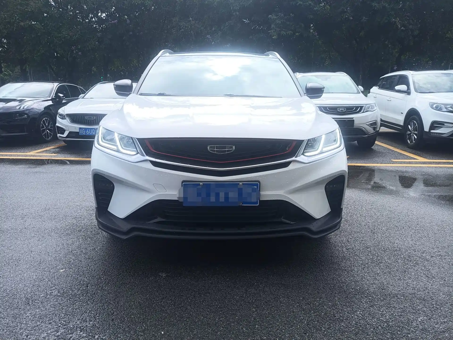 Фото 2 - Geely Coolray