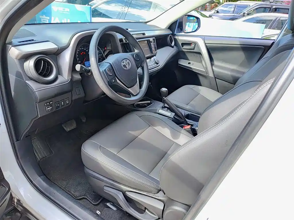 Toyota RAV4 Rongfang 2016 2.0L CVT 2WD Trend (China V) фото 7