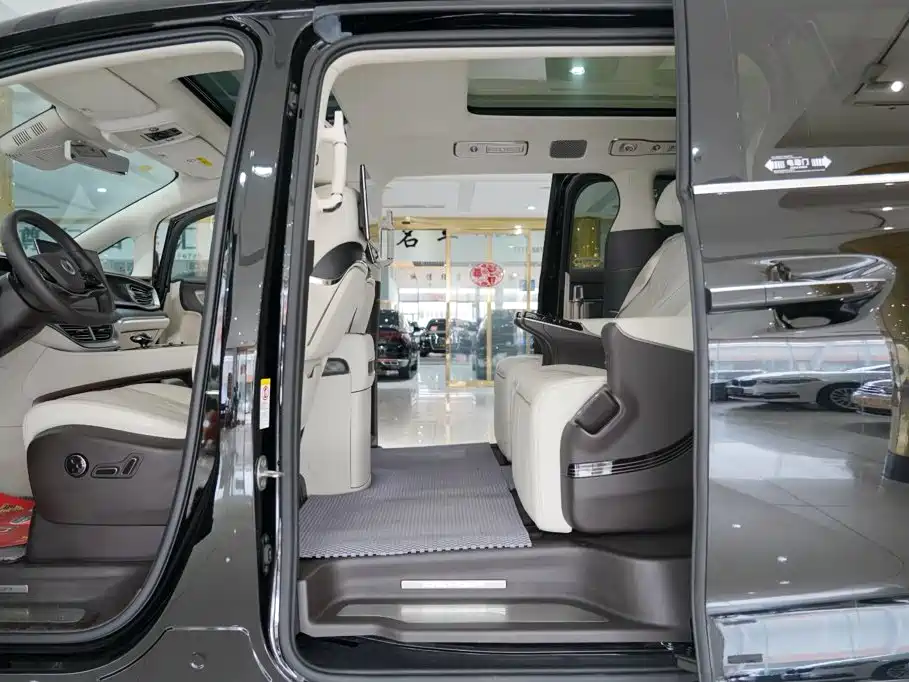 Denza D9 2025 2025 Model DM-i Smart Drive Edition 1020 AWD Flagship