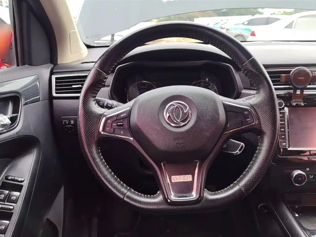 Dongfeng Fengguang Fengguang 580 2019 2017 1.5T CVT Comfort Version