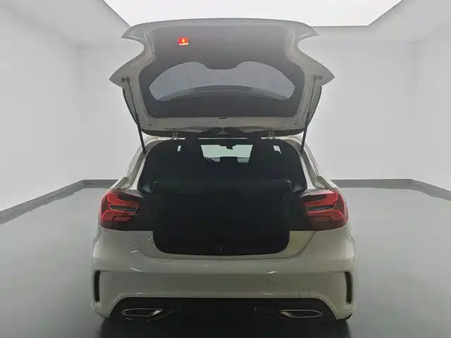 Mercedes-Benz A-Class (Import) 2016 A 260 Sport фото 18