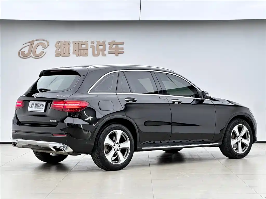 Mercedes-Benz GLC 2016 GLC 300 4MATIC Dynamic фото 5