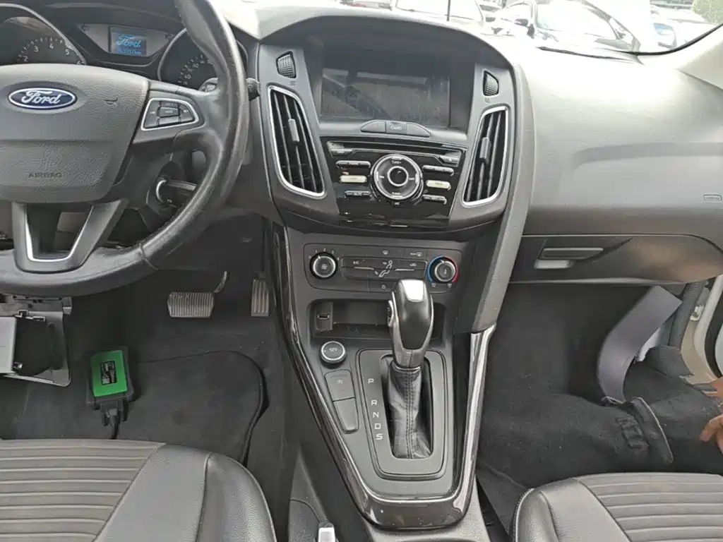 Photo 13 - Ford Focus
