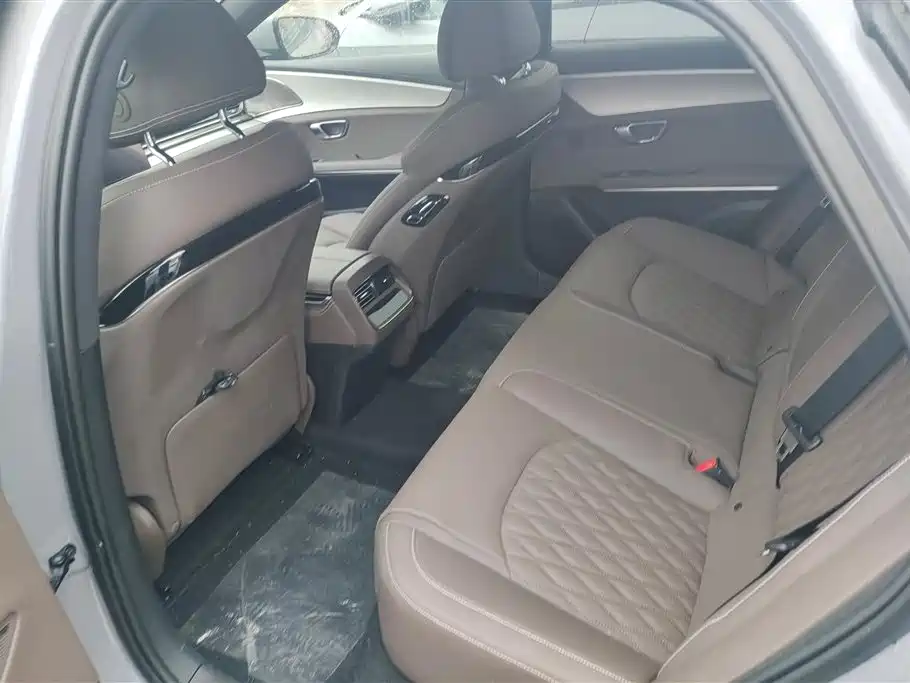 BYD Han 2025 DM-i Smart Driving Edition 125KM Honor фото 11