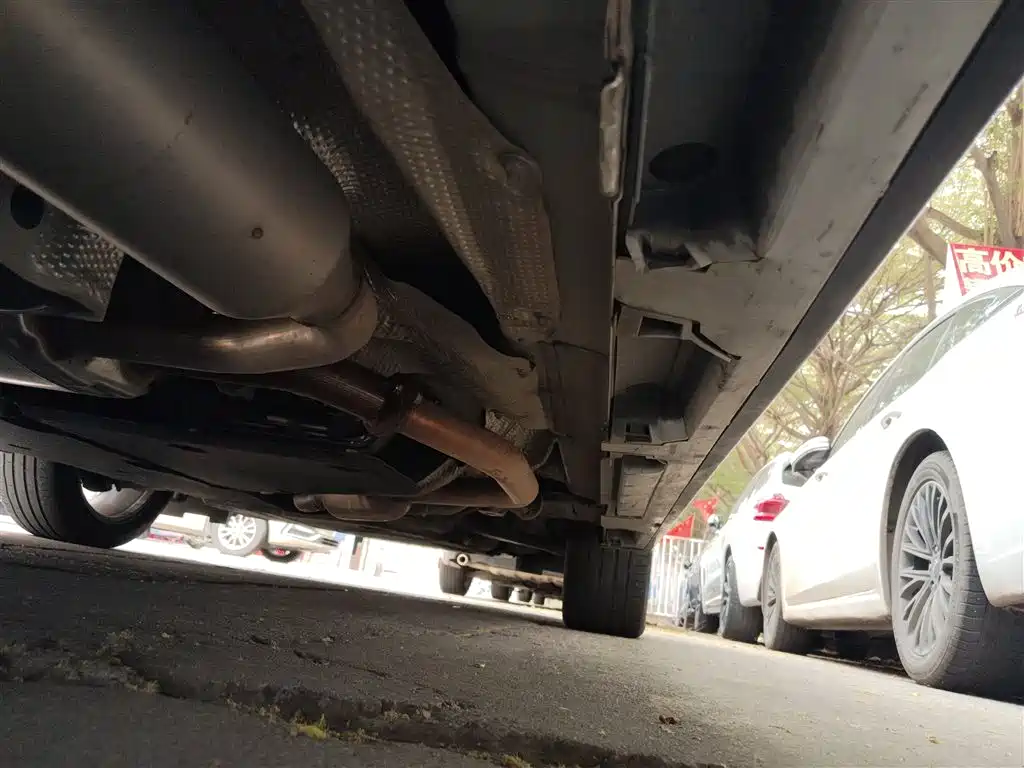 Toyota Sienna 2023 2.5L Hybrid Premium Edition фото 19