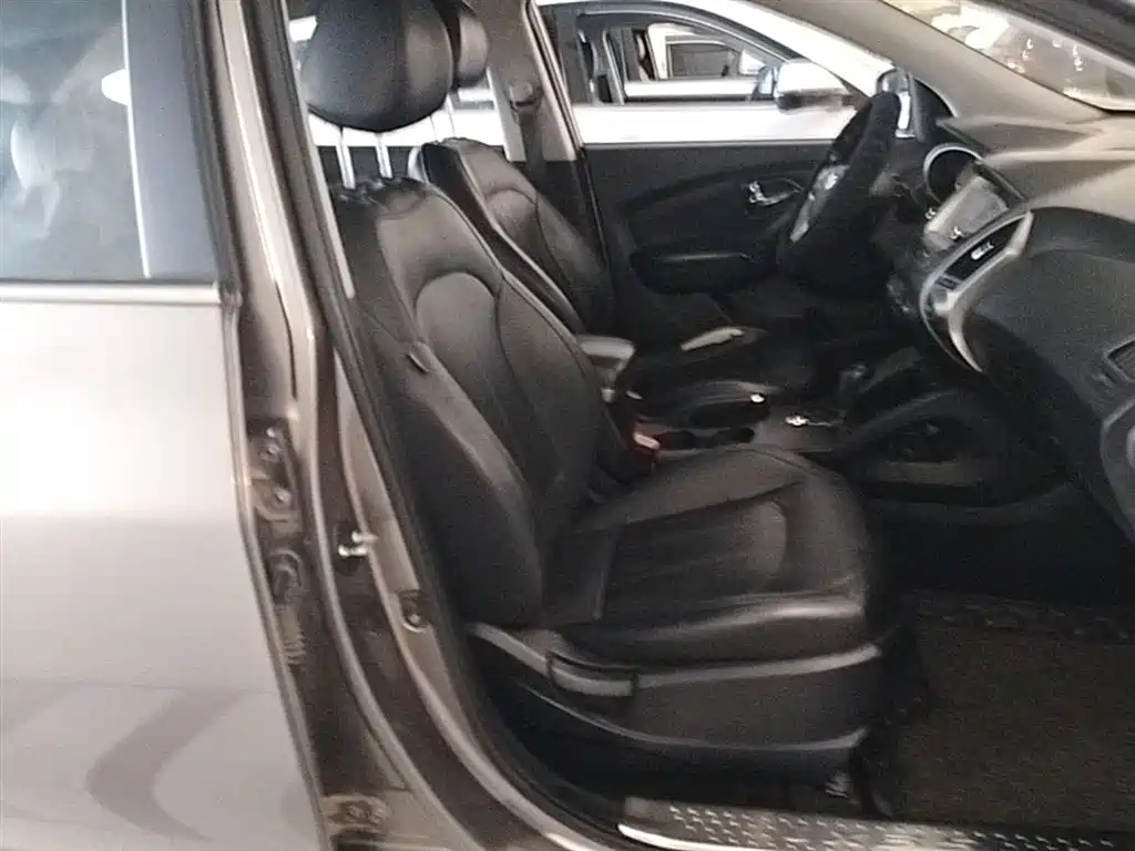 Hyundai Beijing Hyundai ix35 2013 2.0L Auto 2WD Smart GLS China IV фото 25