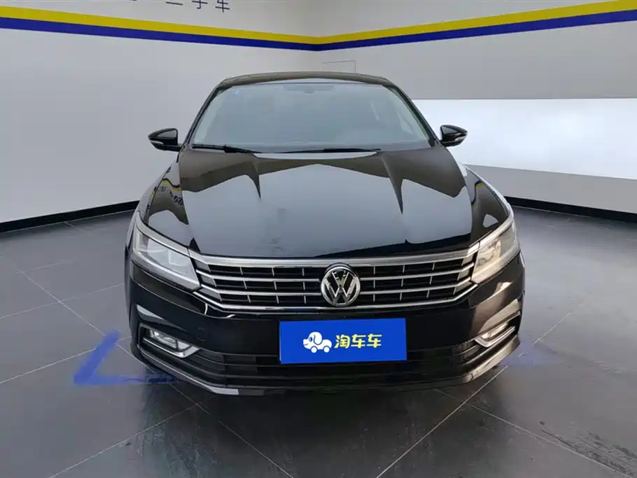 Volkswagen Passat 2016 330TSI DSG Honor Edition фото 2
