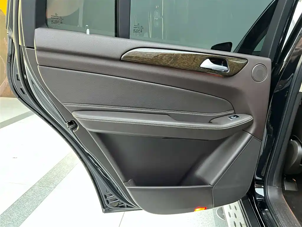 Mercedes-Benz GLS 2018 Facelift GLS 400 4MATIC Sport фото 16