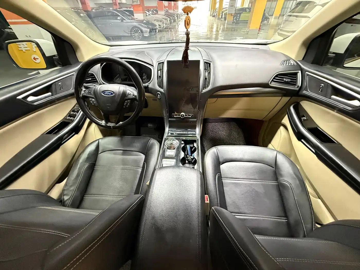 Photo 21 - Ford Edge