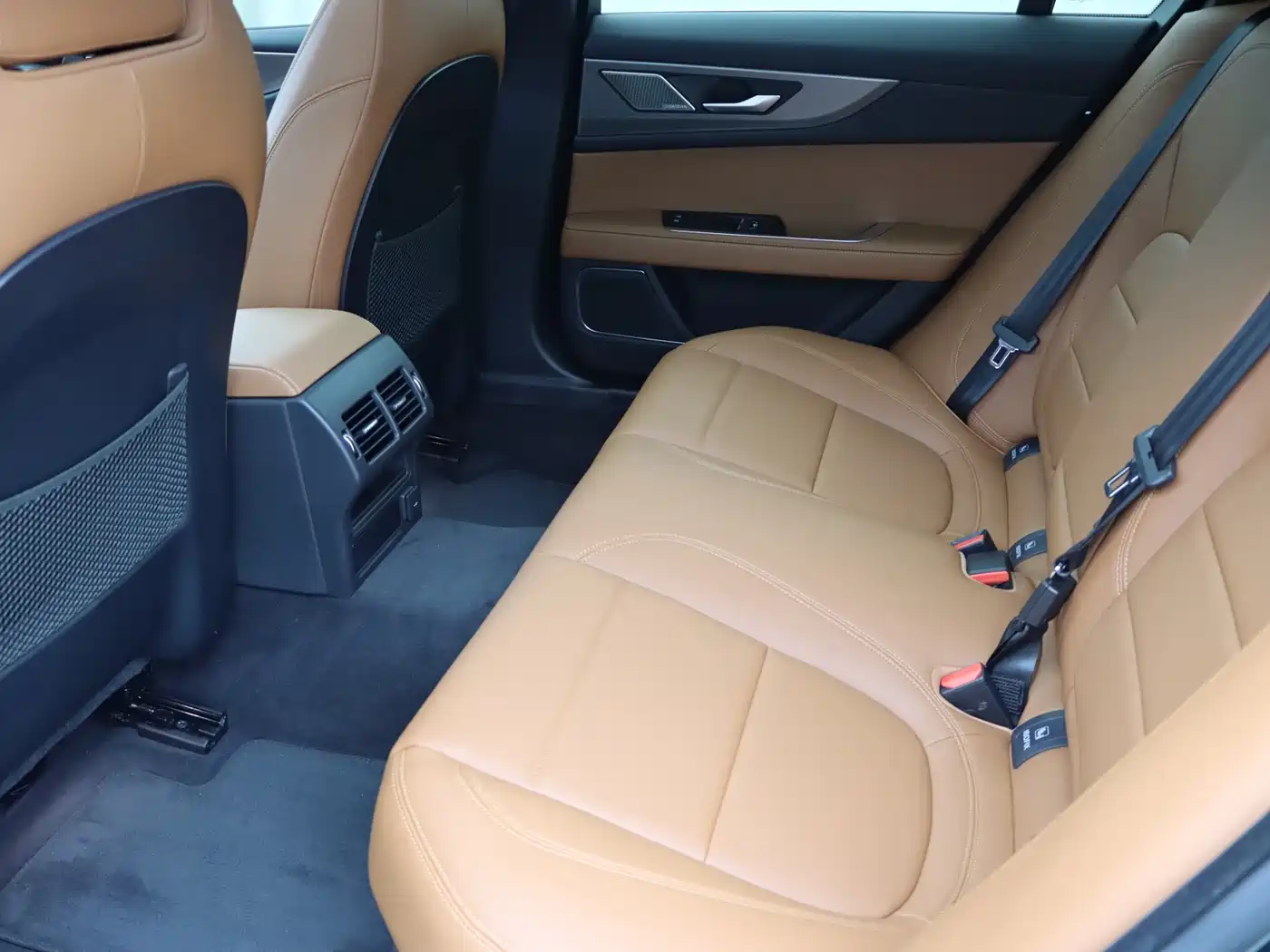 Jaguar XEL 2025 2025 2.0T 250PS R-DYNAMIC 90th Anniversary Edition