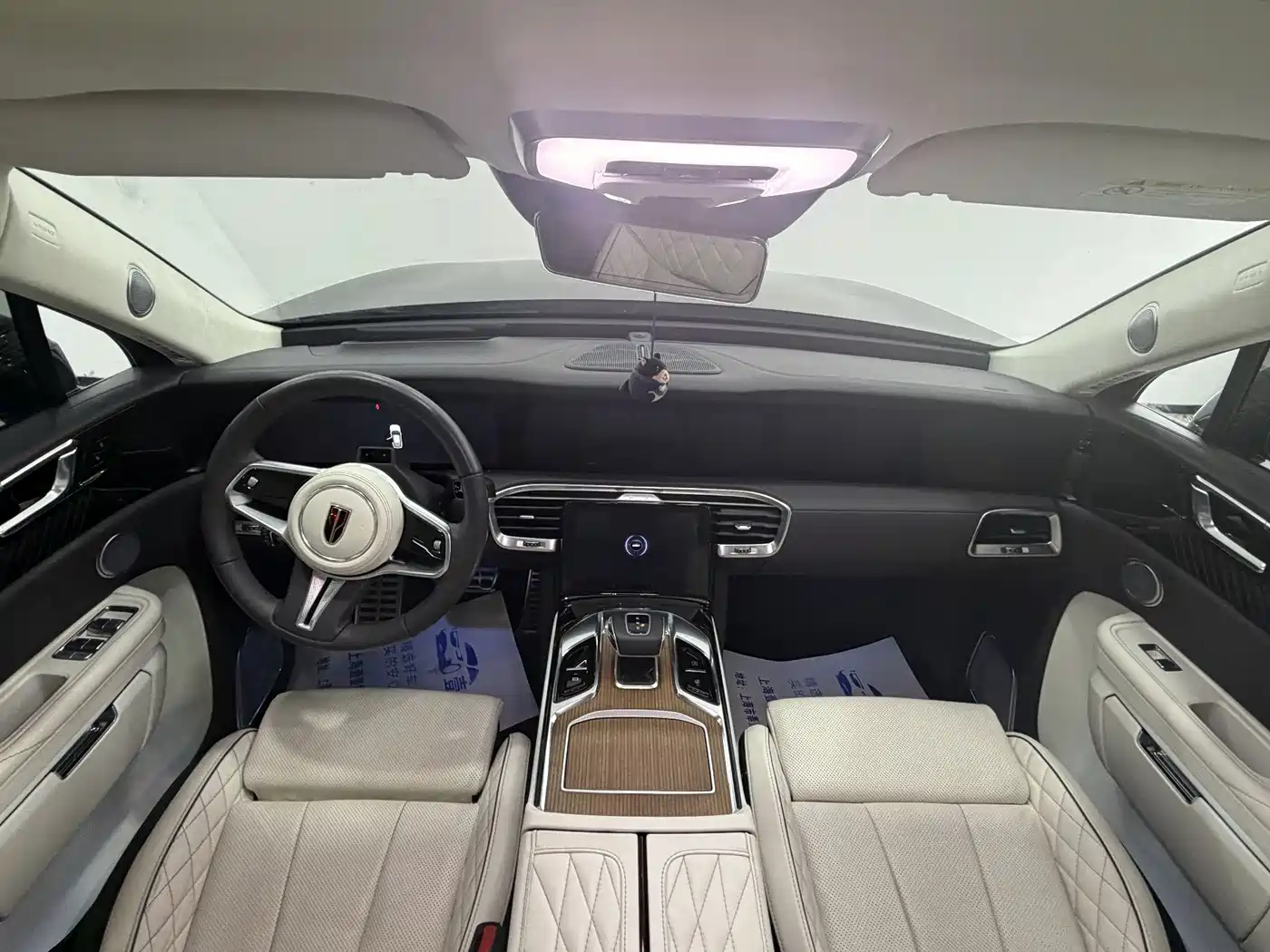 Hongqi E-HS9 2021 510km Flagship Edition 4-seater фото 5