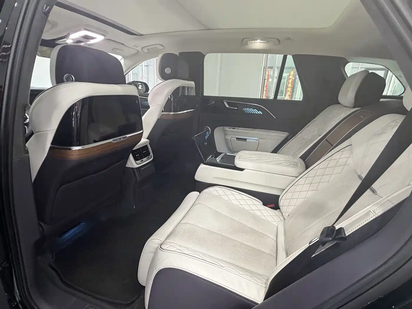 Hongqi E-HS9 2021 510km Flagship Edition 4-seater фото 9