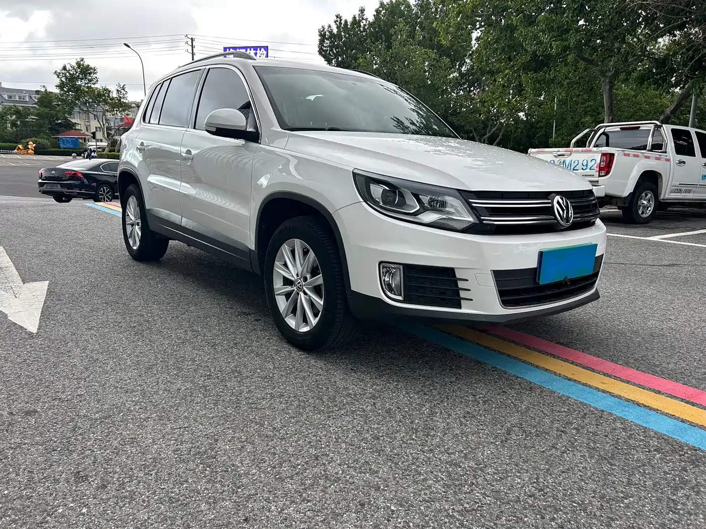 VOLKSWAGEN TIGUAN