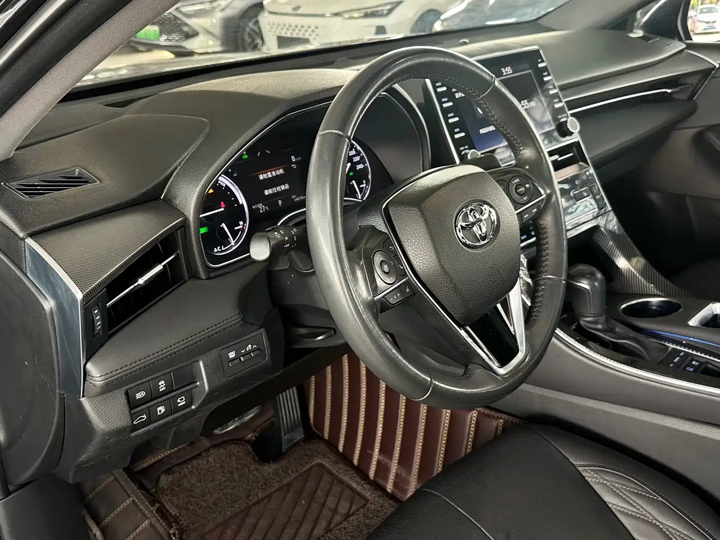 صورة 13 - Toyota Avalon