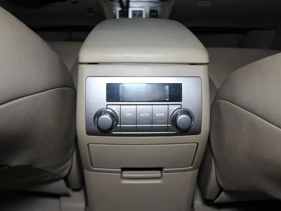 Toyota Highlander 2012 2.7L 2WD 7-Seater Luxury Edition фото 11