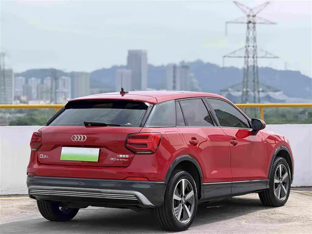 Фото 4 - Audi Q2L e-tron