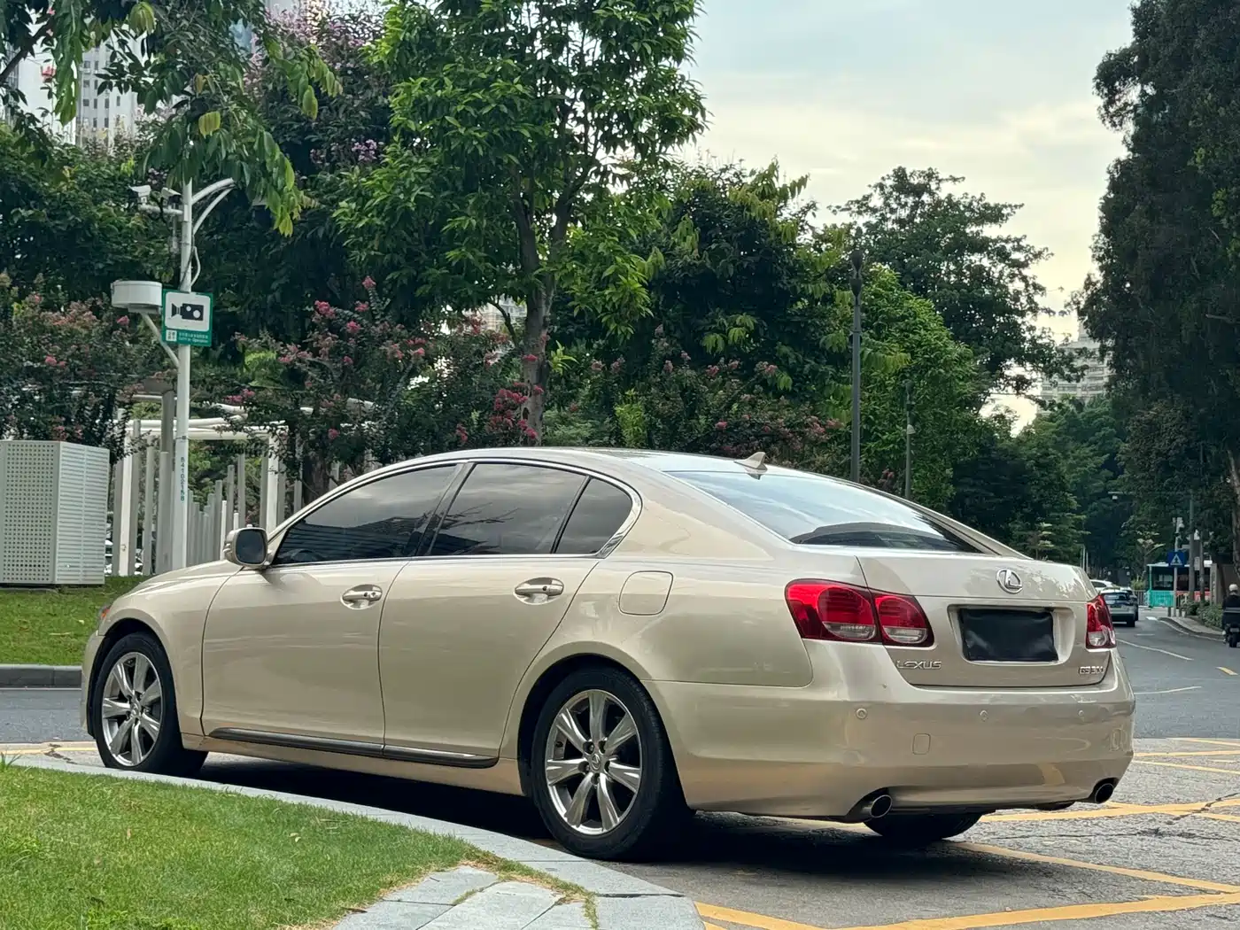 Фото 17 - Lexus GS