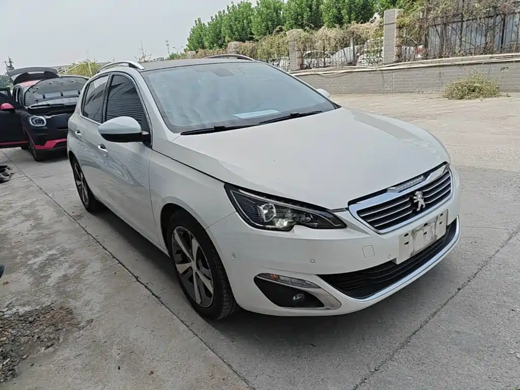 Фото 4 - Peugeot 308S