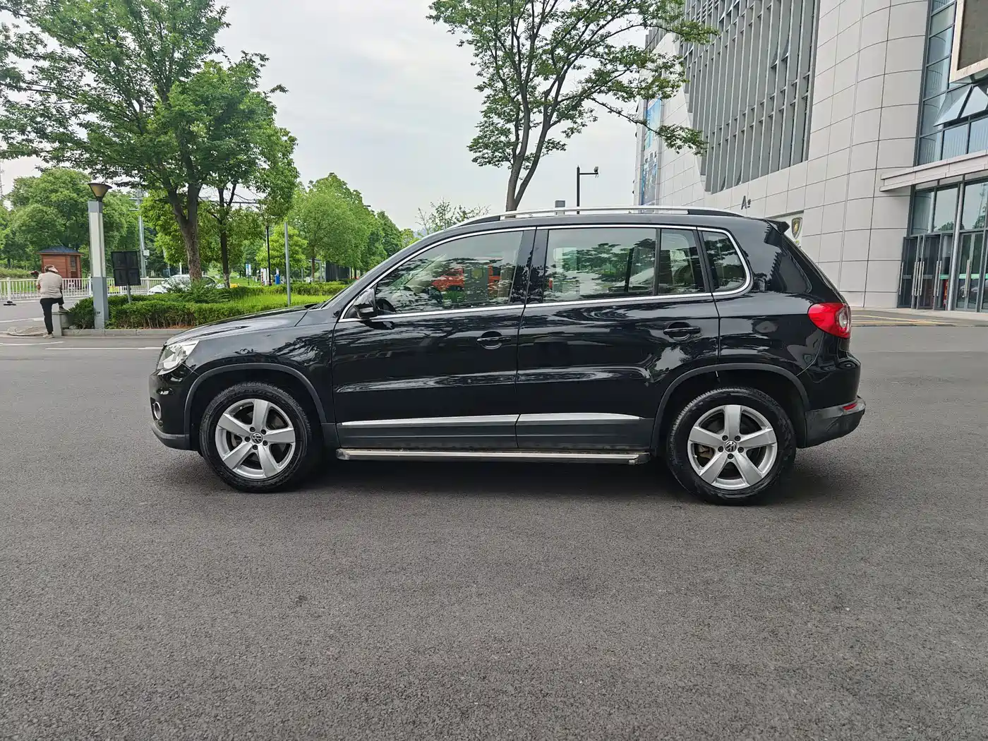 Volkswagen Tiguan 2010 1.8TSI Automatic 4WD Elite фото 8
