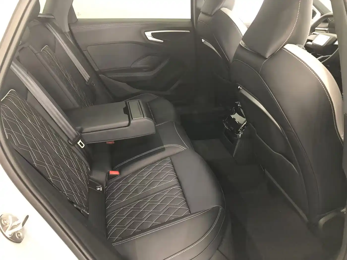 Audi A5L 2025 2.0T Sport Edition quattro фото 12