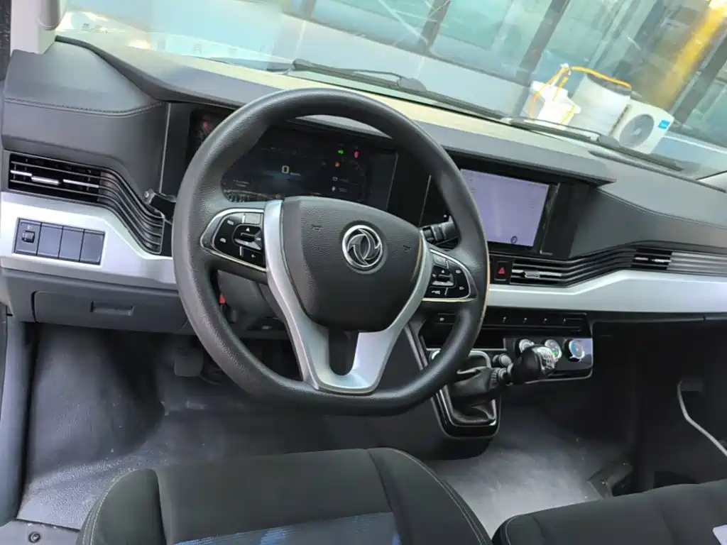Dongfeng Yufeng Yufeng 2023 2023 V9+ 2.3T Manual FWD Van Short Wheelbase Medium Roof 3 Seater