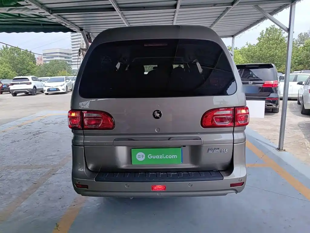 Dongfeng Fengxing Lingzhi 2025 2023 M5L 1.6L Basic 7-seater