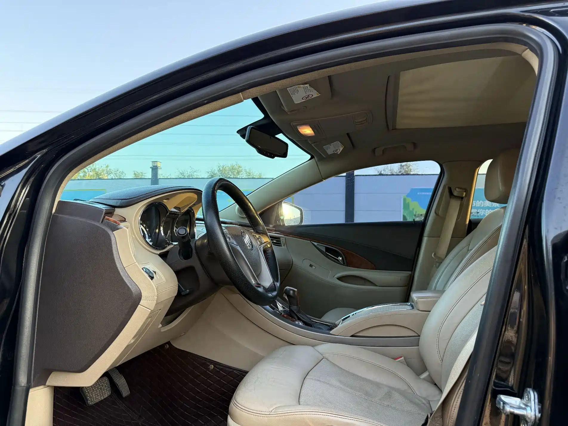 Photo 7 - Buick LaCrosse