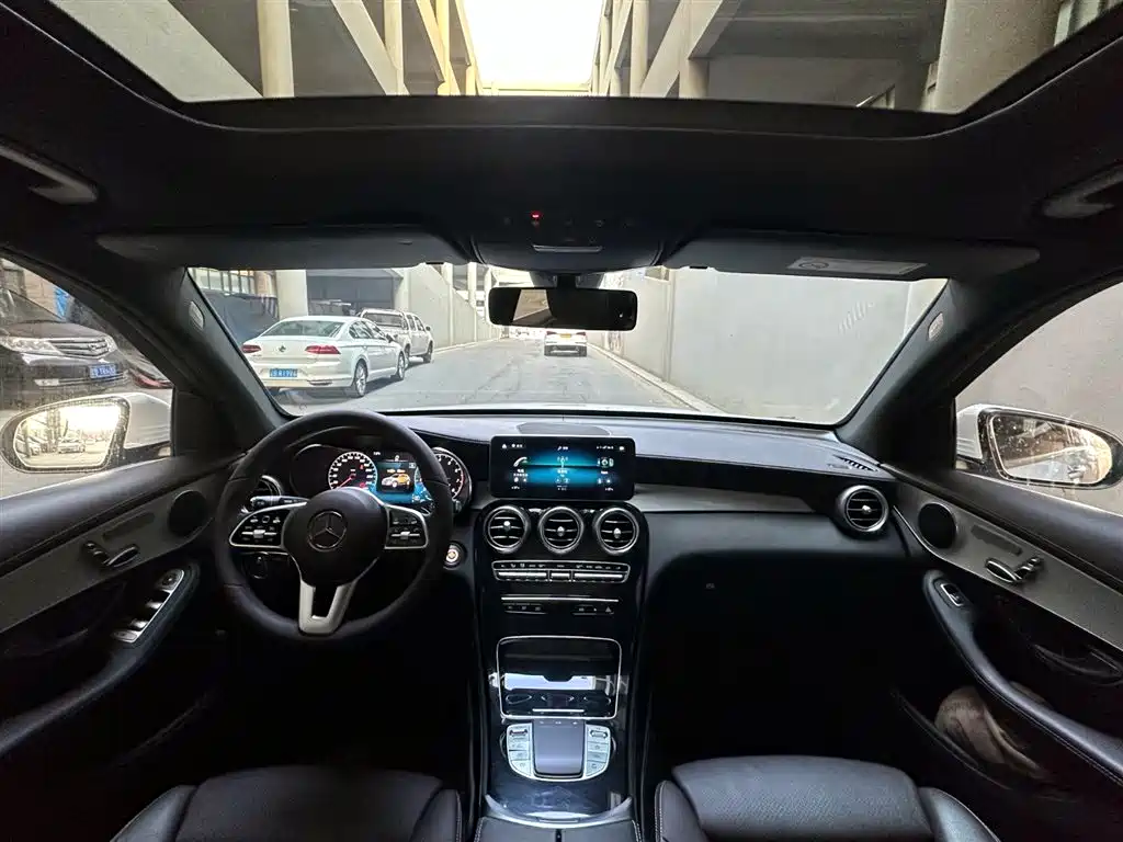 MERCEDES-BENZ GLC