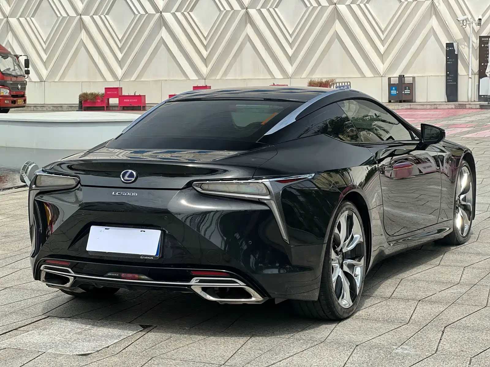 Фото 6 - Lexus LC